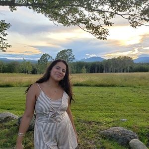 Meet your Posher, Keyla